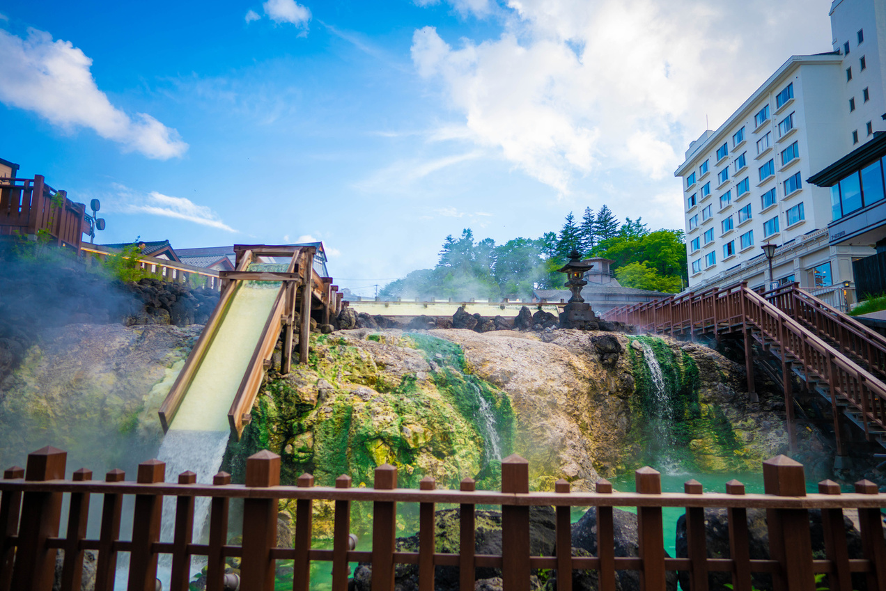 群馬県吾妻郡草津町の草津温泉に旅行している風景 A scene from a trip to Kusatsu Onsen in Kusatsu-machi, Agatsuma-gun, Gunma Prefecture.